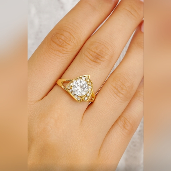 Gold Plated Cocktail Ring Cubic Zirconia  Size 9 - Picture 10 of 10